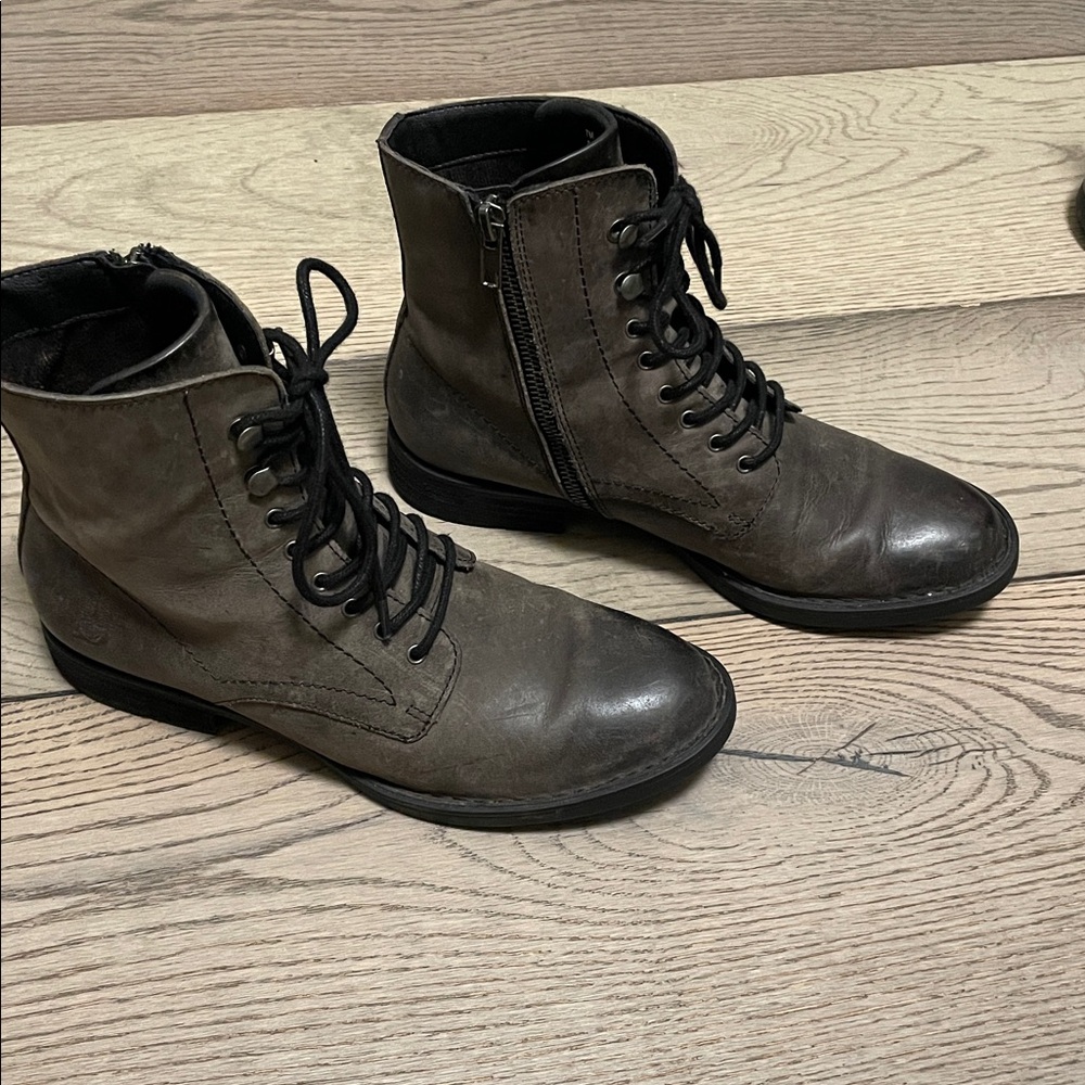 Women’s size 7 Born rustic grey lace up boots - Picture 2 of 12